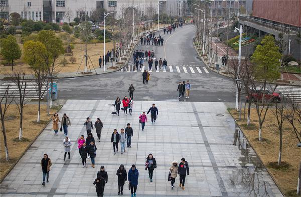 学生记者 周庆博 (2).jpg