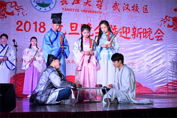 学生记者张润佶 .jpg