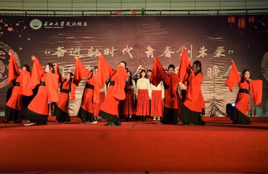 学生记者 刘昊  (16)