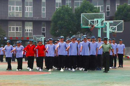 见习记者曹文兴 (3)