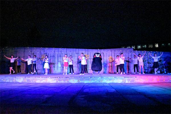 学生记者张润佶 (1).jpg