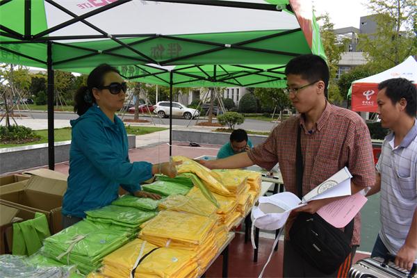 学生记者 张润佶 (4).JPG