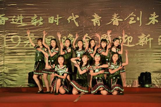 学生记者 刘昊  (12)